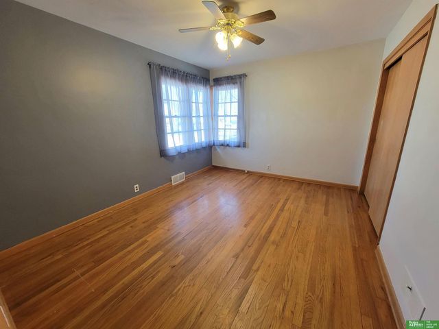 1006 E 12th Street, York, NE 68467