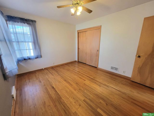 1006 E 12th Street, York, NE 68467