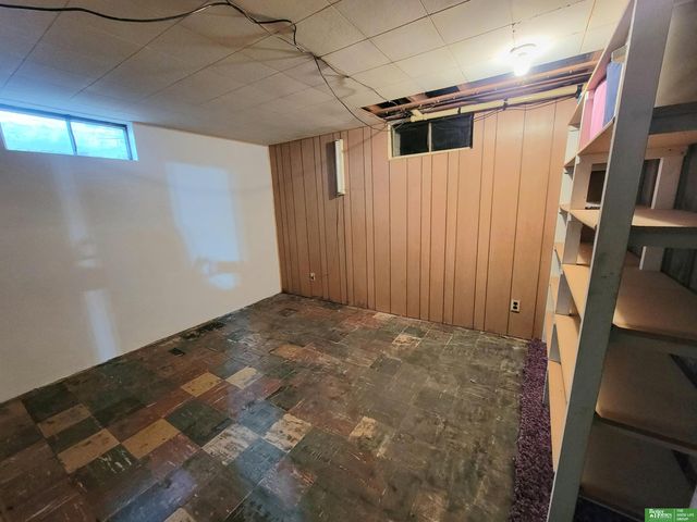 1006 E 12th Street, York, NE 68467