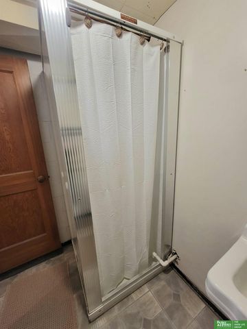 1006 E 12th Street, York, NE 68467