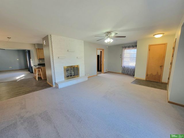 1006 E 12th Street, York, NE 68467