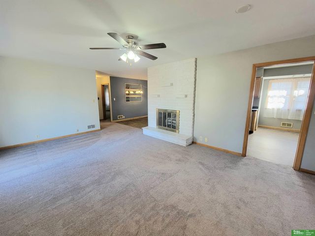 1006 E 12th Street, York, NE 68467