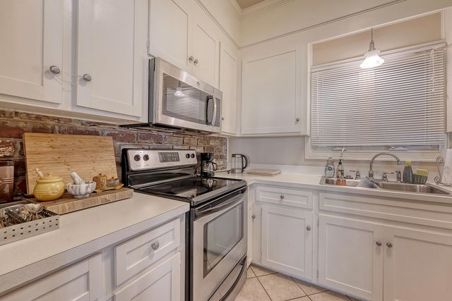 220 3rd Avenue 4b, Charleston, SC 29403