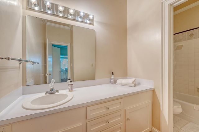 220 3rd Avenue 4b, Charleston, SC 29403