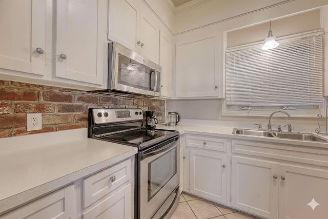 220 3rd Avenue 4b, Charleston, SC 29403