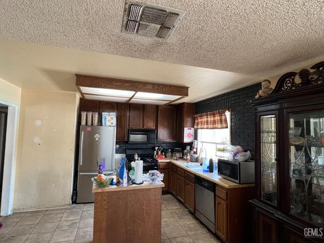 5500 Post Street, Bakersfield, CA 93307