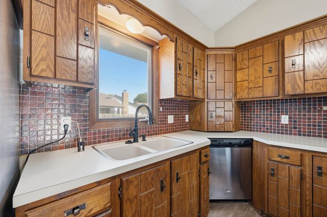 2945 S Chase Ave, Wichita, KS 67217
