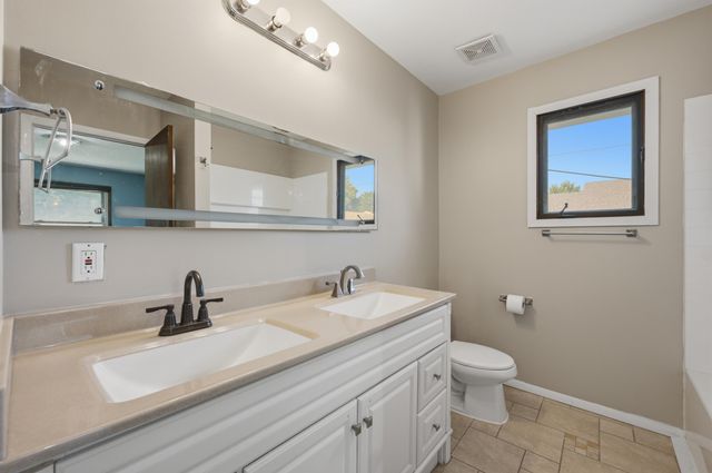 2945 S Chase Ave, Wichita, KS 67217