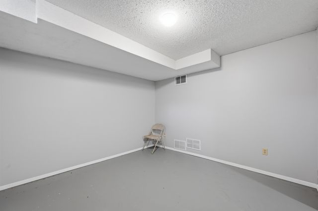 2945 S Chase Ave, Wichita, KS 67217