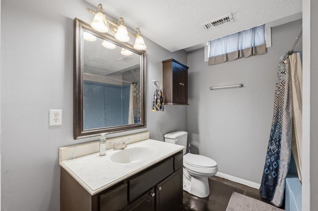 2945 S Chase Ave, Wichita, KS 67217