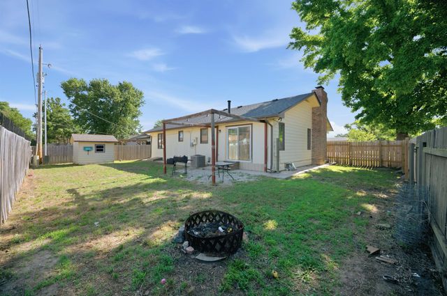 2945 S Chase Ave, Wichita, KS 67217