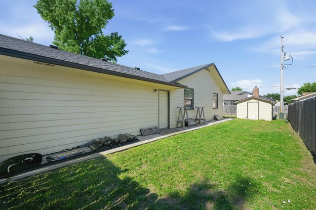 2945 S Chase Ave, Wichita, KS 67217