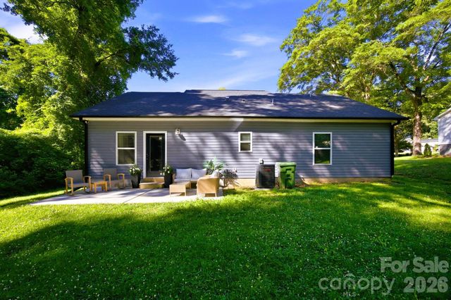 204 Price Street, Mount Holly, NC 28120