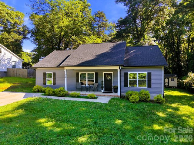 204 Price Street, Mount Holly, NC 28120