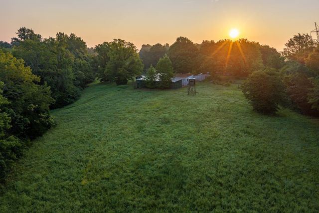 1125 Dawson Road, White Bluff, TN 37187