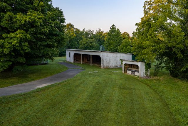 1125 Dawson Road, White Bluff, TN 37187