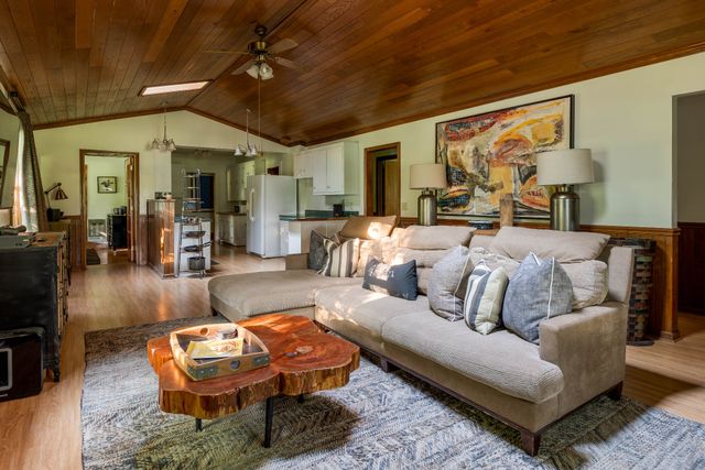 1125 Dawson Road, White Bluff, TN 37187