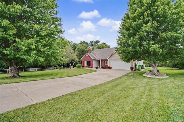 210 E High Street, Baldwin City, KS 66006