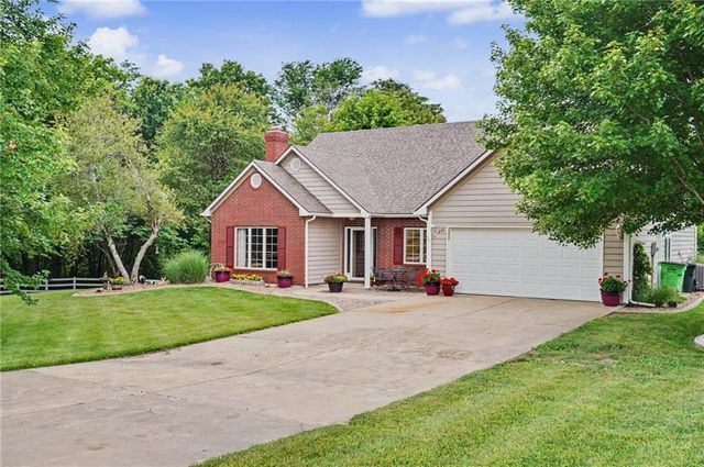 210 E High Street, Baldwin City, KS 66006