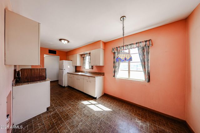 1820 W NORTHVIEW Avenue, Phoenix, AZ 85021