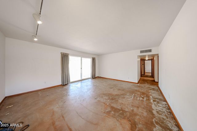 1820 W NORTHVIEW Avenue, Phoenix, AZ 85021