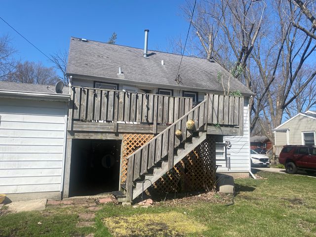 1716 Rogers Avenue, Mchenry, IL 60050