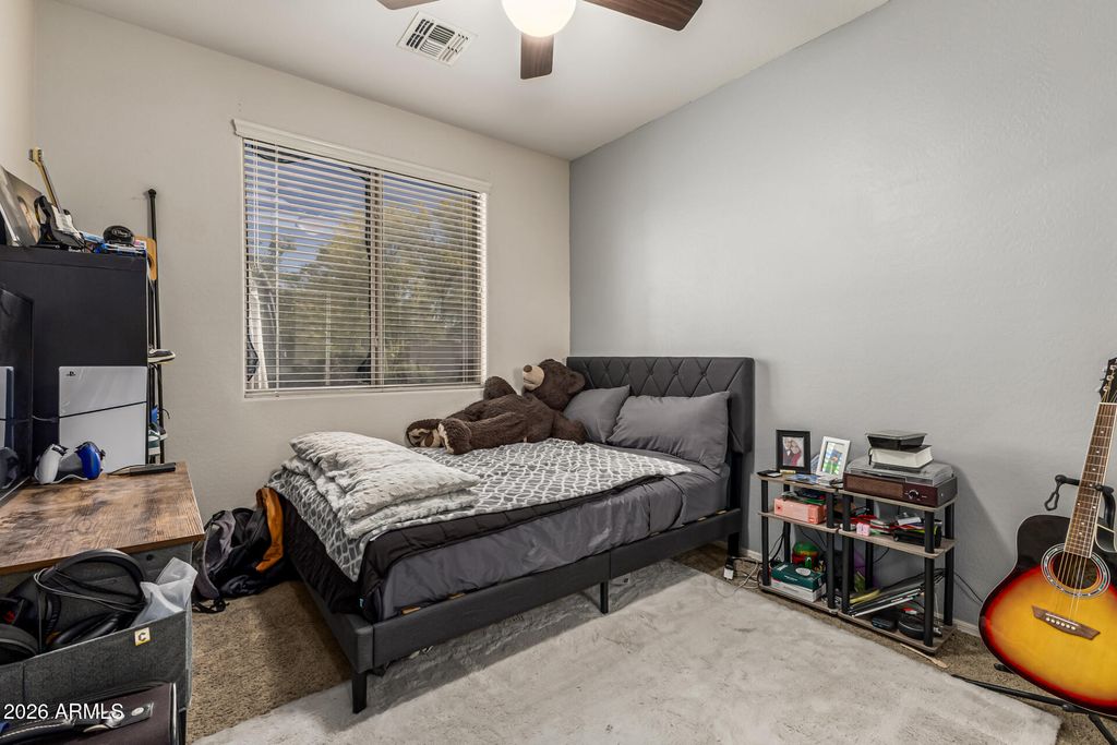 Image 16 of property listing at 16617 S 27TH Lane, Phoenix, AZ 85045