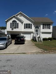 1582 Isleworth Circle, Atlanta, GA 30349