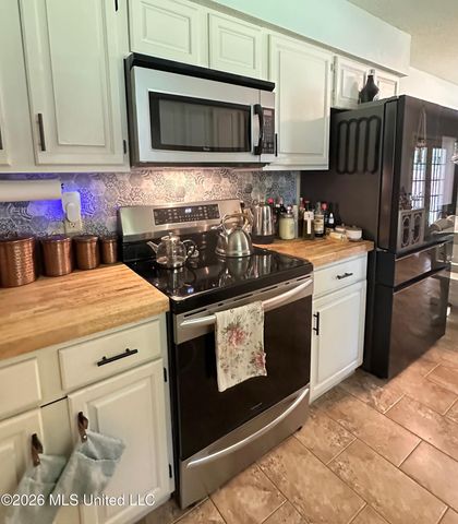 1008 Leigh Street, Long Beach, MS 39560