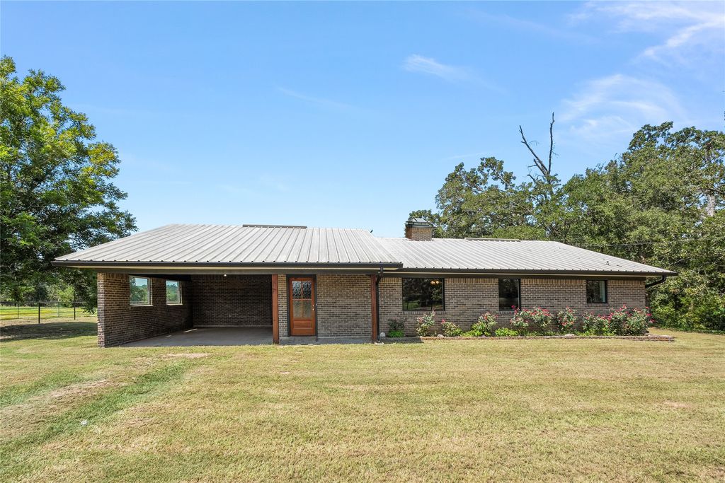 26304 State Highway 19, Athens, TX 75752