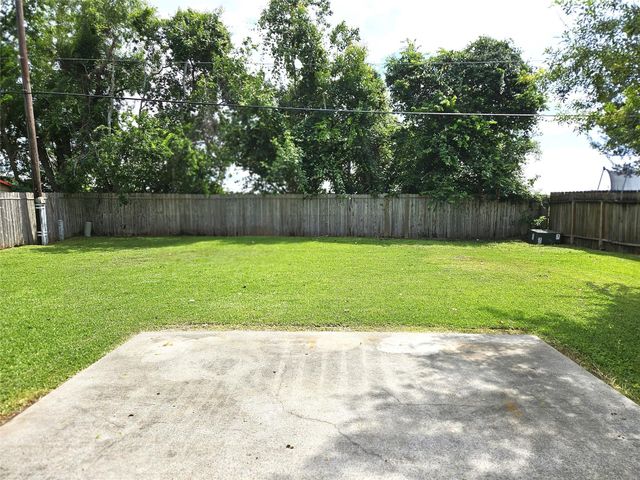 2515 Heritage Colony Drive, Webster, TX 77598