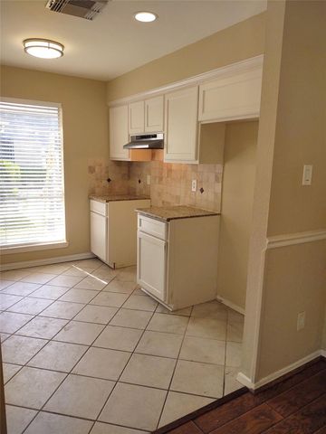 2515 Heritage Colony Drive, Webster, TX 77598