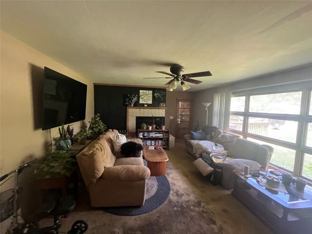 316 W 11th Street S, Newton, IA 50208
