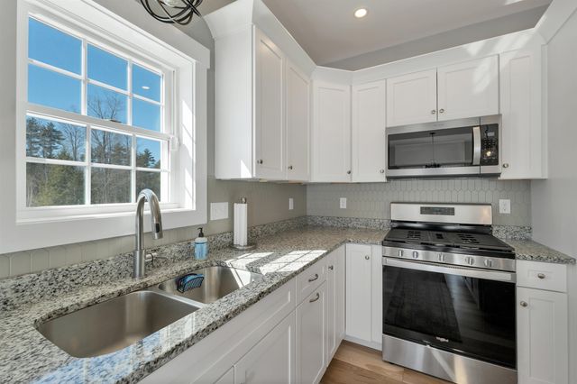 46 Bailey Drive, Rochester, NH 03868