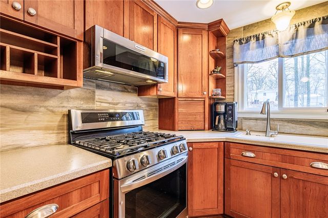 44 South Ridge Trail, Perinton, NY 14450