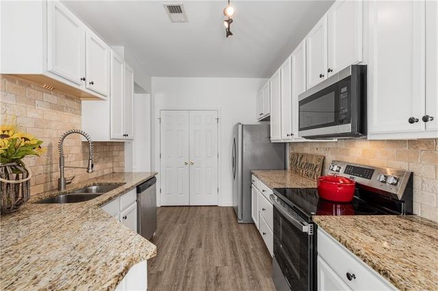 1776 Willow Branch NW Lane E, Kennesaw, GA 30152