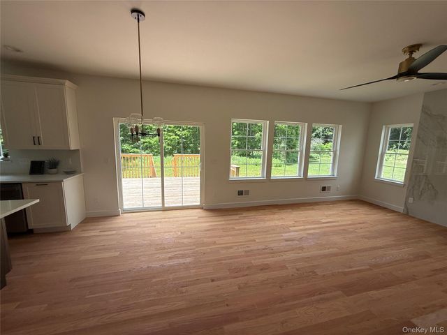 7 Morrow Court, Walden, NY 12586