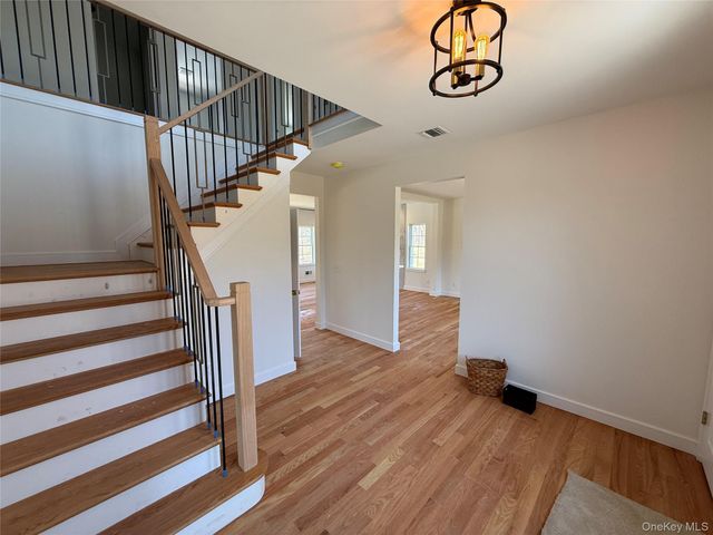 7 Morrow Court, Walden, NY 12586