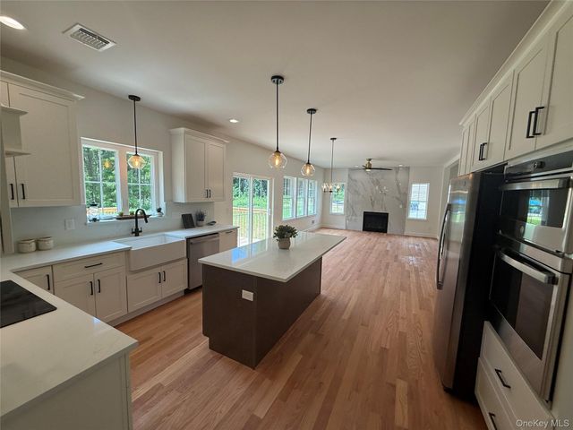7 Morrow Court, Walden, NY 12586