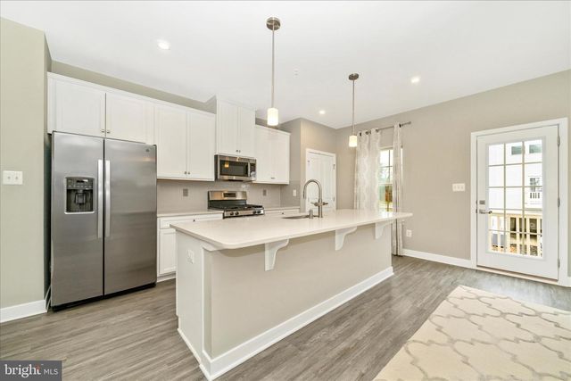 9537 TALL OAKS RD, Montgomery Village, MD 20886