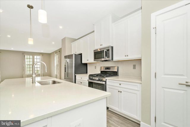 9537 TALL OAKS RD, Montgomery Village, MD 20886