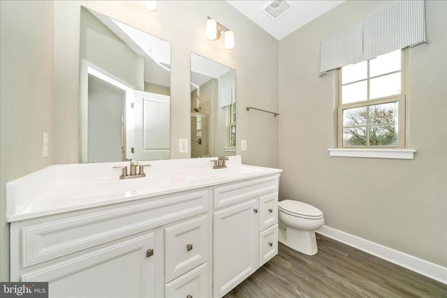 9537 TALL OAKS RD, Montgomery Village, MD 20886