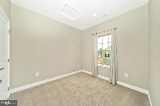 9537 TALL OAKS RD, Montgomery Village, MD 20886