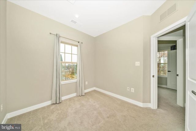 9537 TALL OAKS RD, Montgomery Village, MD 20886