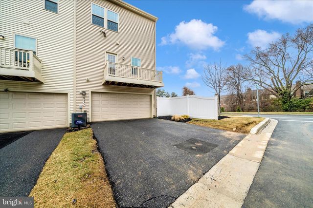 9537 TALL OAKS RD, Montgomery Village, MD 20886