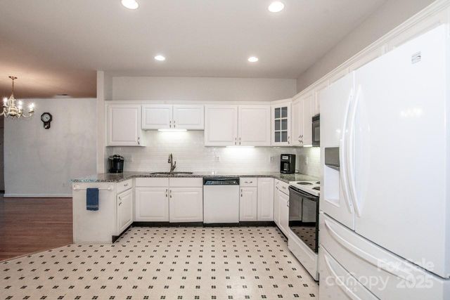 8320 Highland Glen Drive, Charlotte, NC 28269