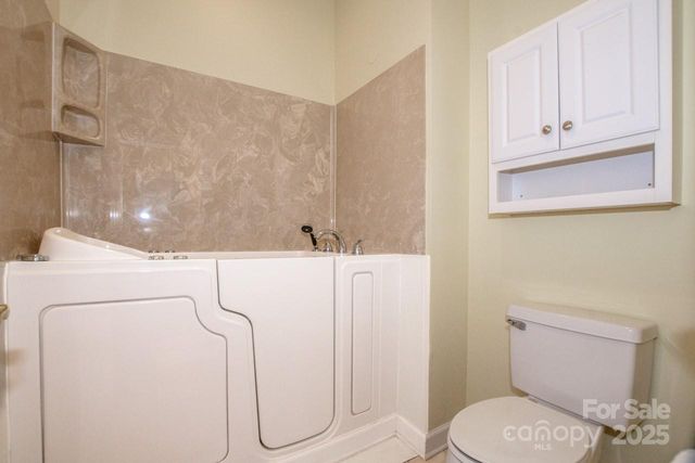 8320 Highland Glen Drive, Charlotte, NC 28269