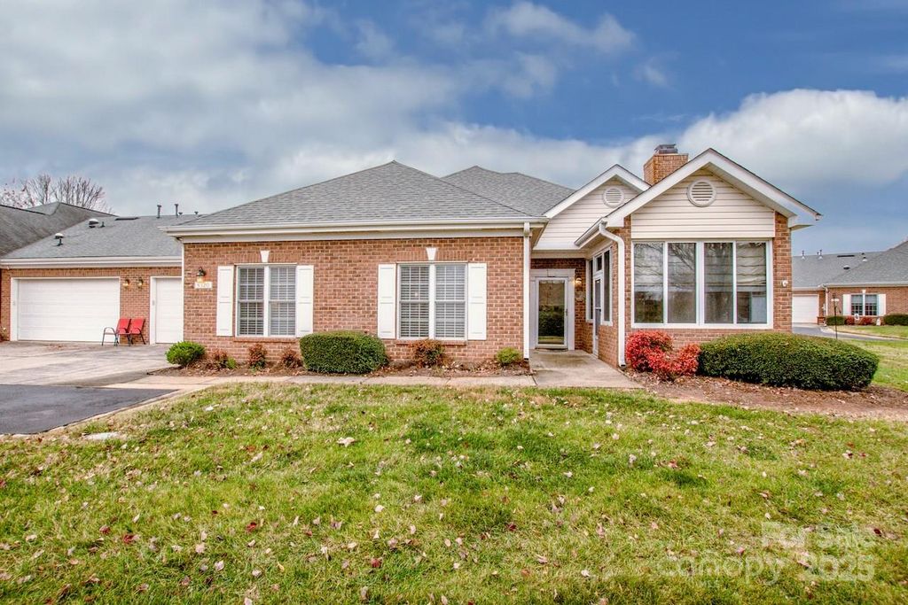 8320 Highland Glen Drive, Charlotte, NC 28269