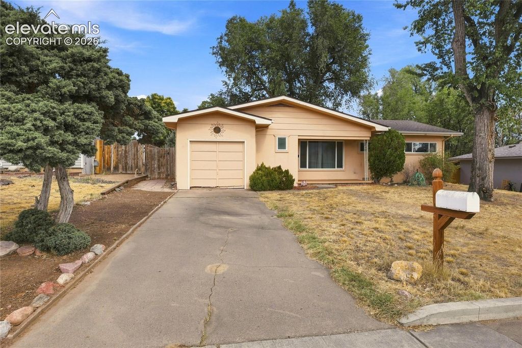 213 Jasper Drive, Colorado Springs, CO 80911 — photo 2