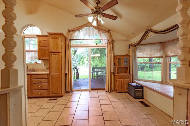 9815 County Road 2780, Unincorporated, MO 65548